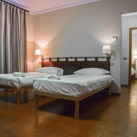 Bastimento Hotell Fiorenzuola dʼArda Exteriör bild