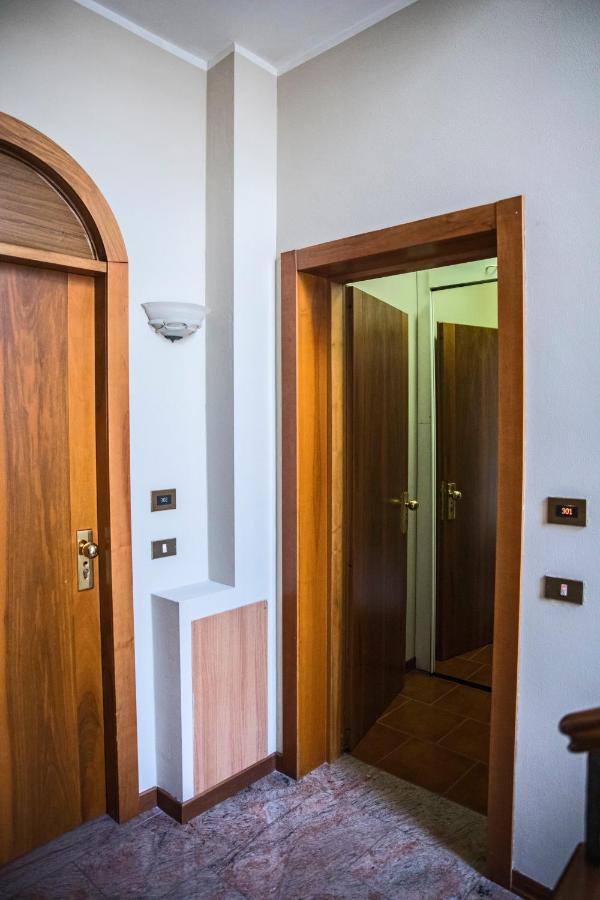 Bastimento Hotell Fiorenzuola dʼArda Exteriör bild