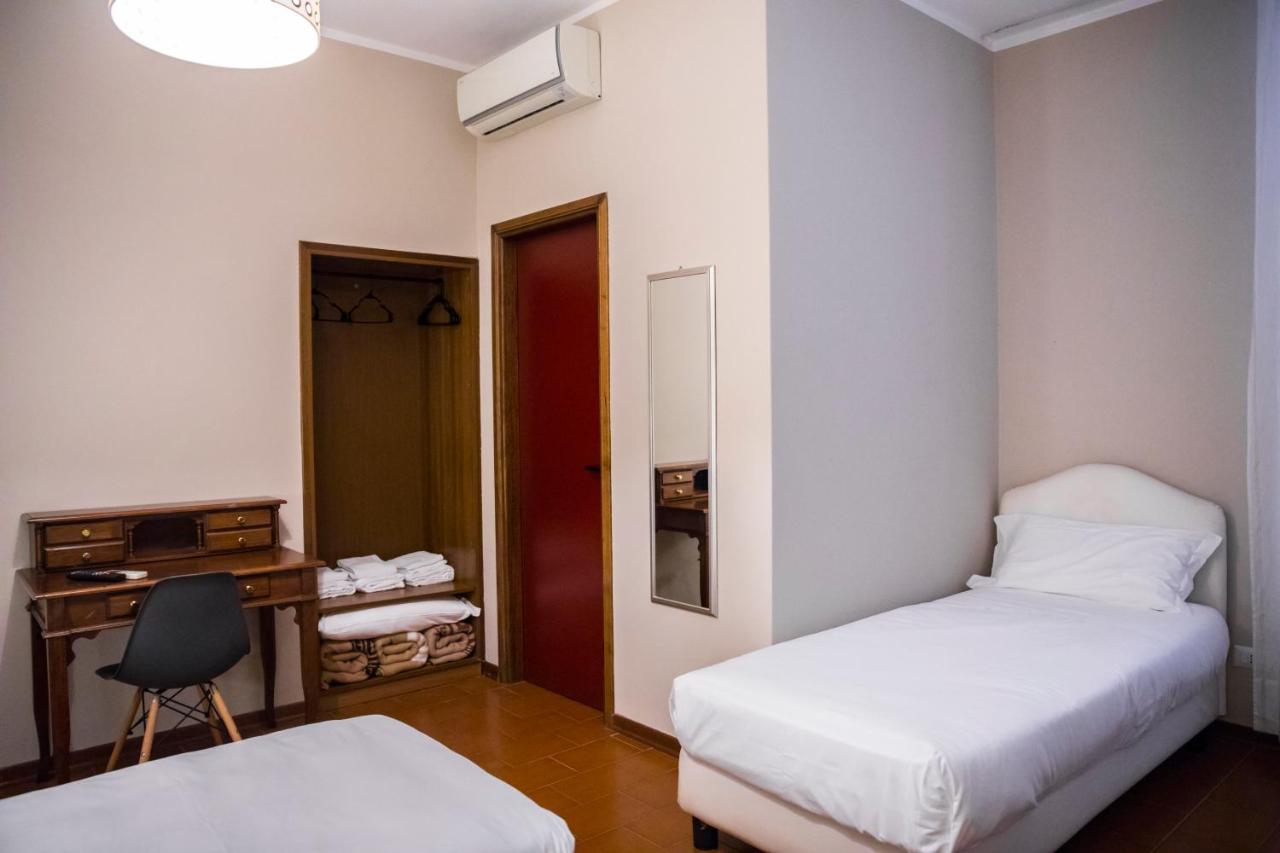 Bastimento Hotell Fiorenzuola dʼArda Exteriör bild