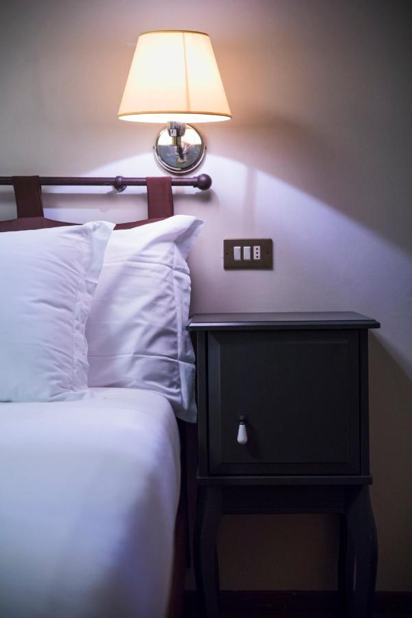 Bastimento Hotell Fiorenzuola dʼArda Exteriör bild