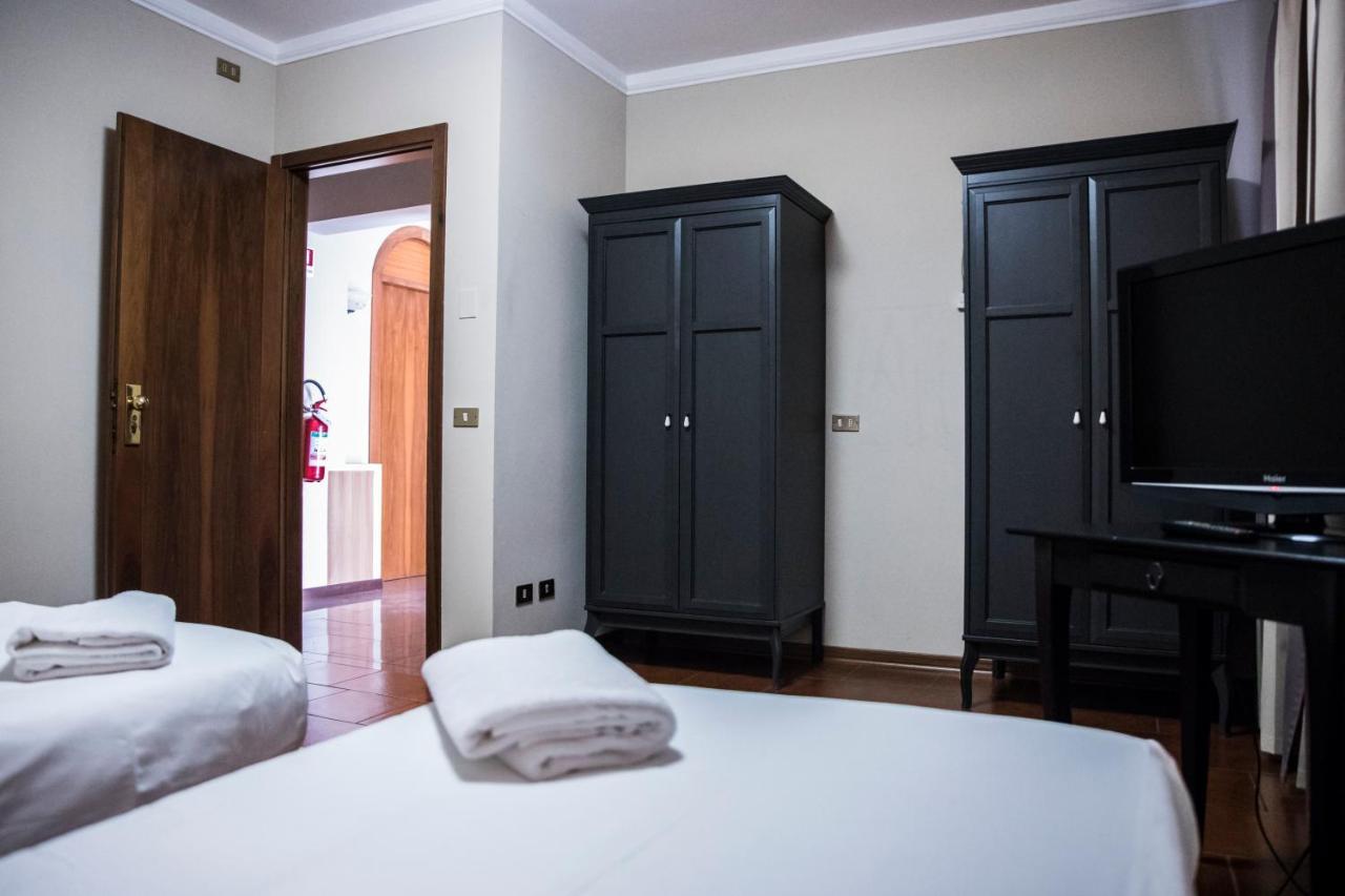 Bastimento Hotell Fiorenzuola dʼArda Exteriör bild