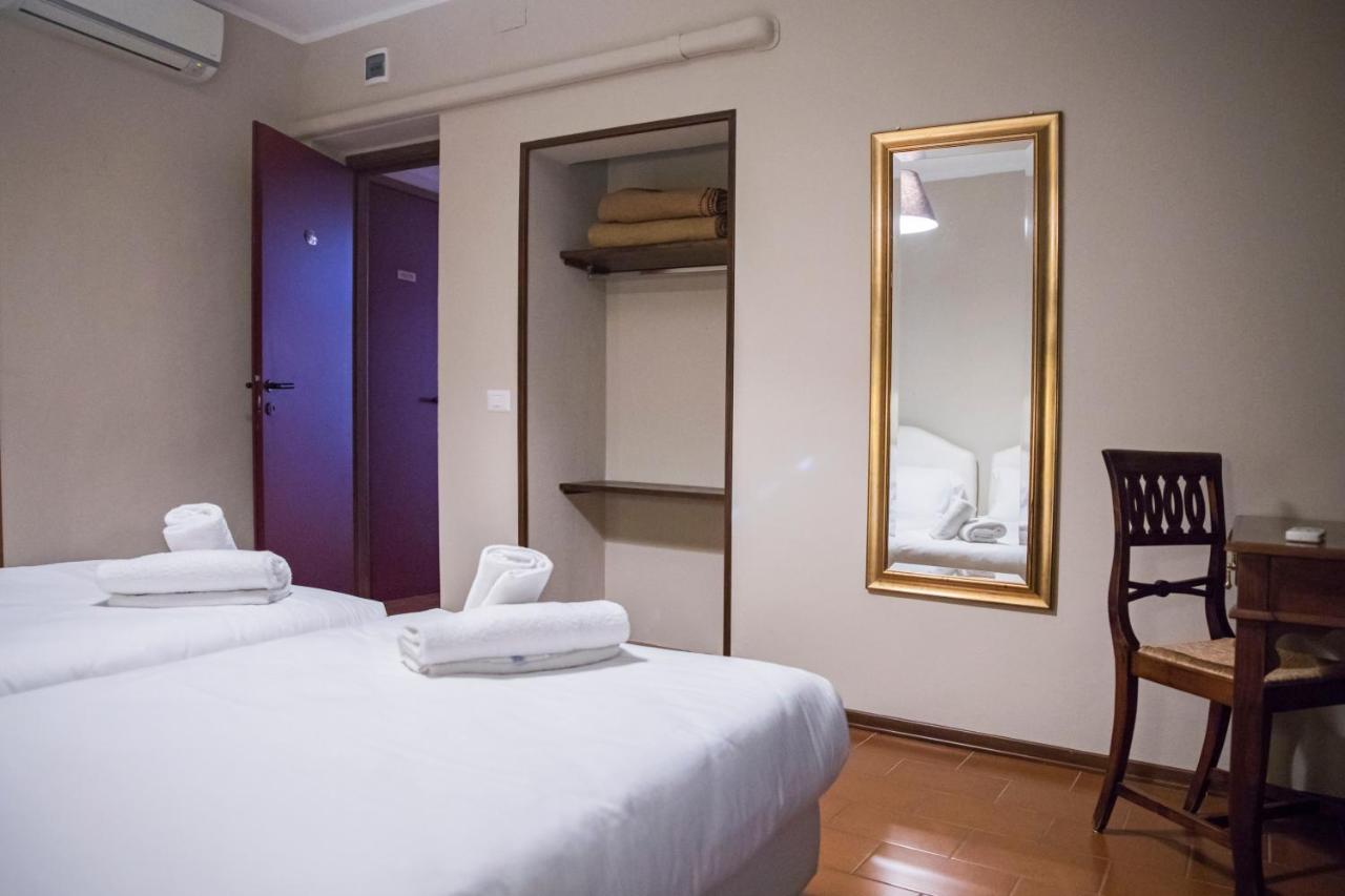 Bastimento Hotell Fiorenzuola dʼArda Exteriör bild