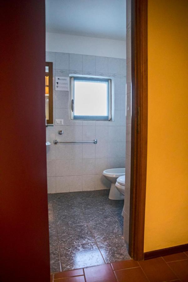 Bastimento Hotell Fiorenzuola dʼArda Exteriör bild