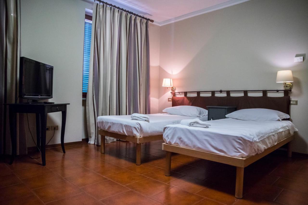 Bastimento Hotell Fiorenzuola dʼArda Exteriör bild