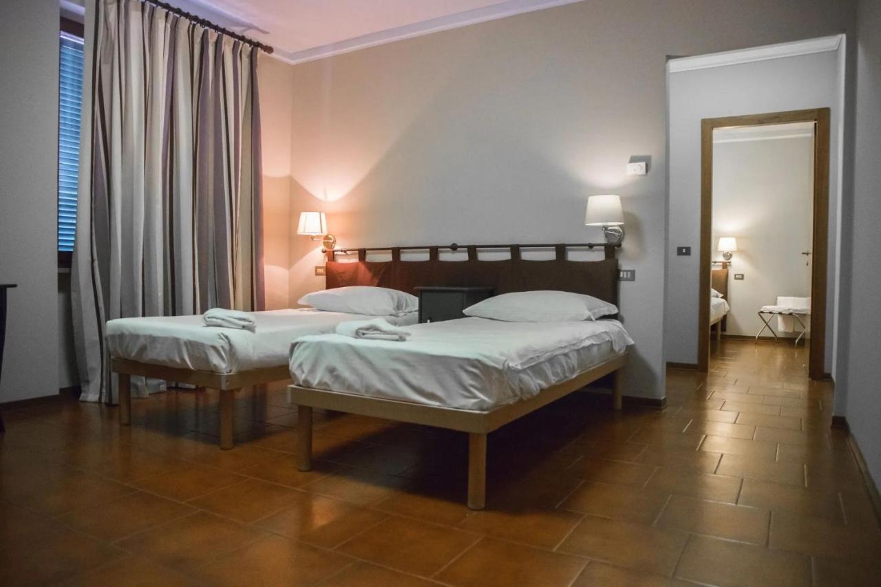 Bastimento Hotell Fiorenzuola dʼArda Exteriör bild